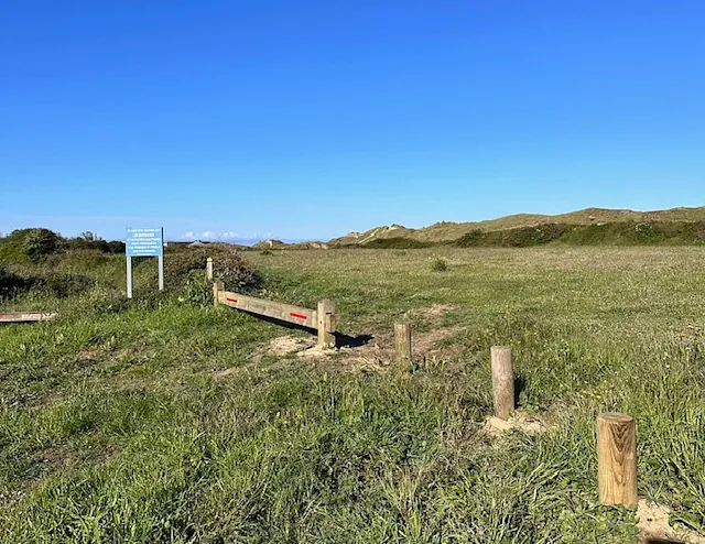 stade sans poteau et sans grillage